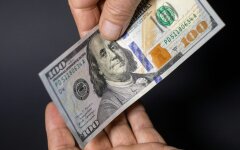 100 долларов