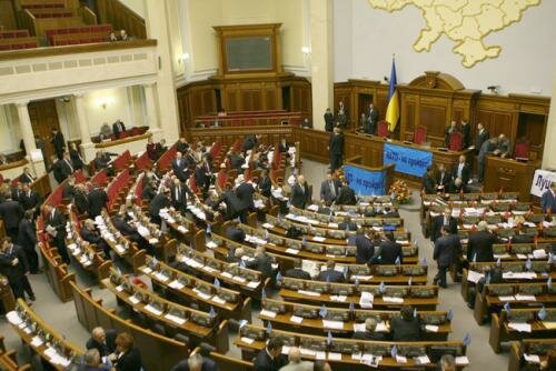 Украинцы заплатят за народных избранников 936 миллионов в 2013 году