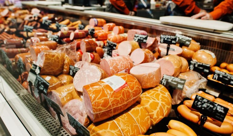 Цены на колбасу в Украине / Фото: freepik