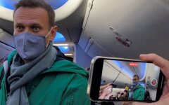 Навального задержали в России: видео