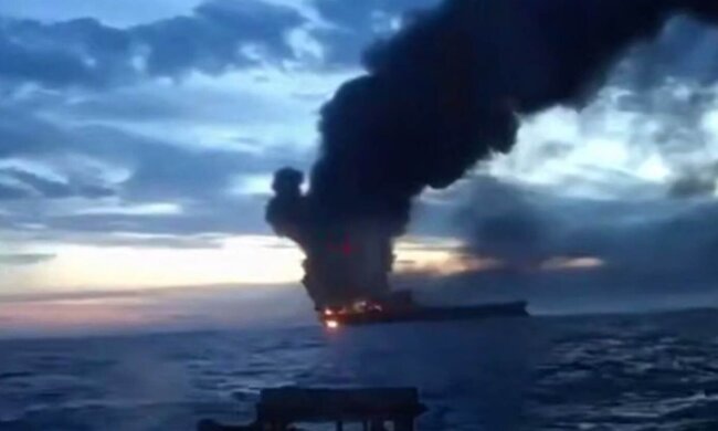 Танкер теневого флота РФ после атаки