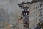 У Хмельницькому стався вибух в багатоповерхівці: зруйновано три поверхи, є постраждалі