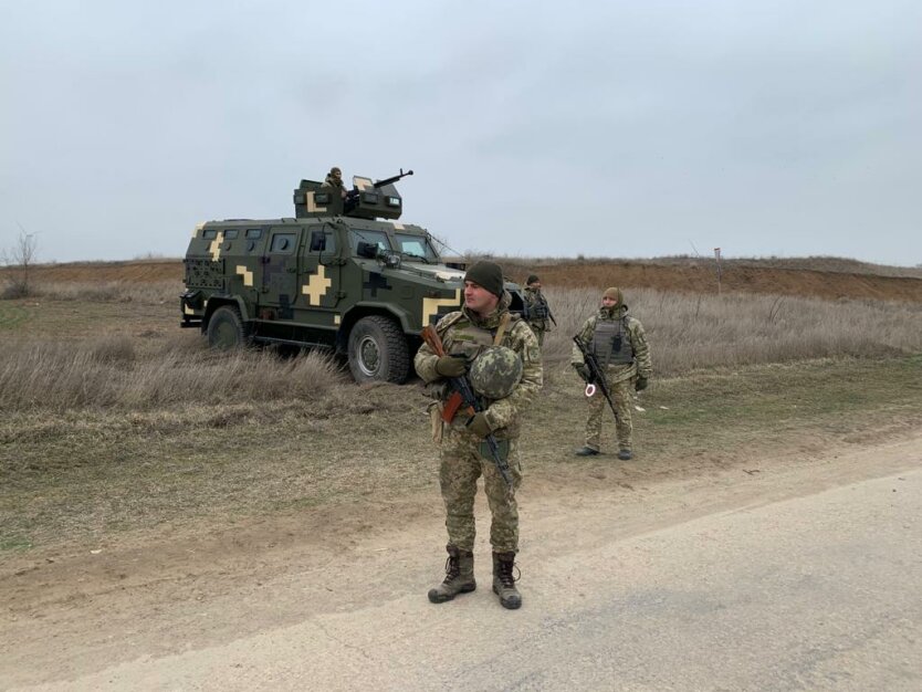 пограничники усилили защиту границы с крымом