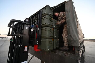 Військова допомога Україні / Фото: GettyImages