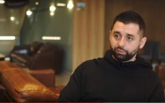 Давид Арахамия, Слуга народа