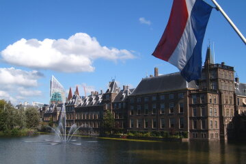 Нідерланди. Парламент