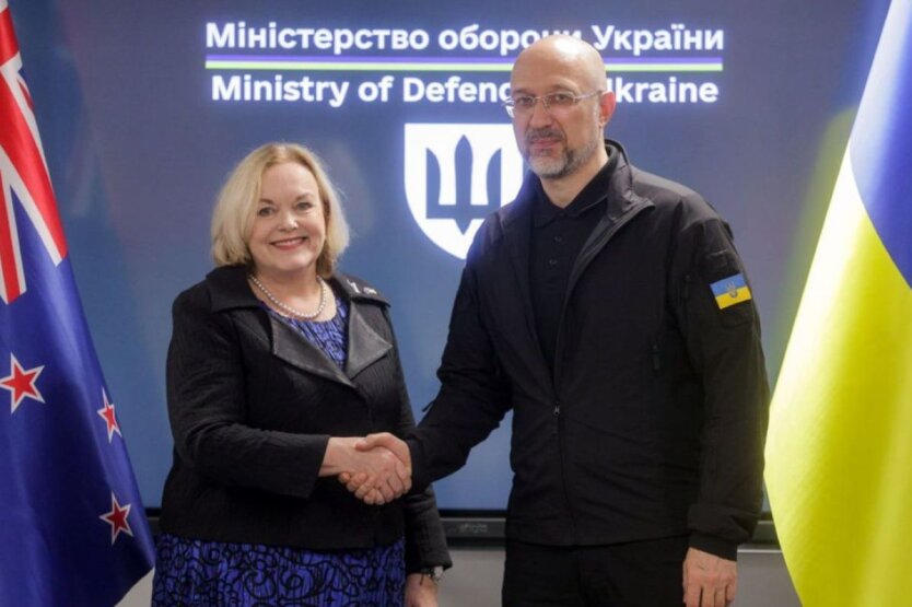Денис Шмыгаль и Джудит Коллинз