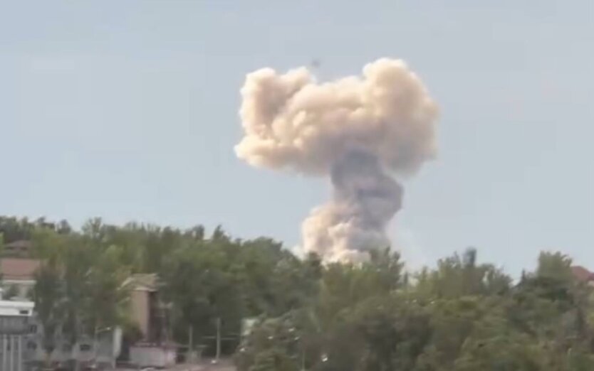 Появилось видео момента "прилета" в Донецке: подробности