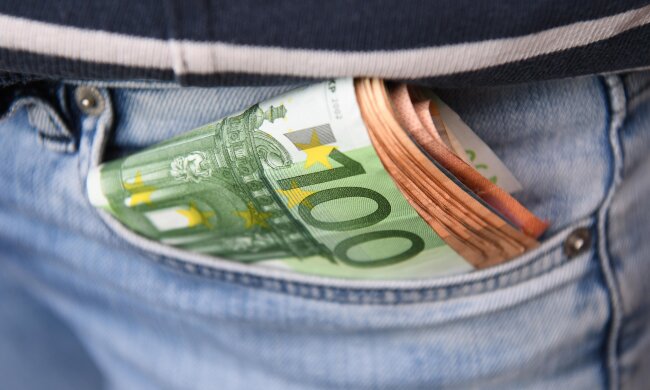 Вивезення грошей за кордон / Фото: Getty Images