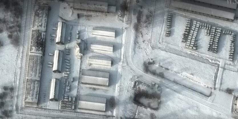 Расположения российских войск на границе Украины, снимки со спутника