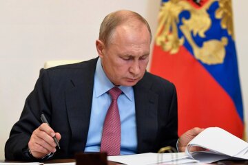 Президент россии Владимир Путин, указл путина, война на донбассе