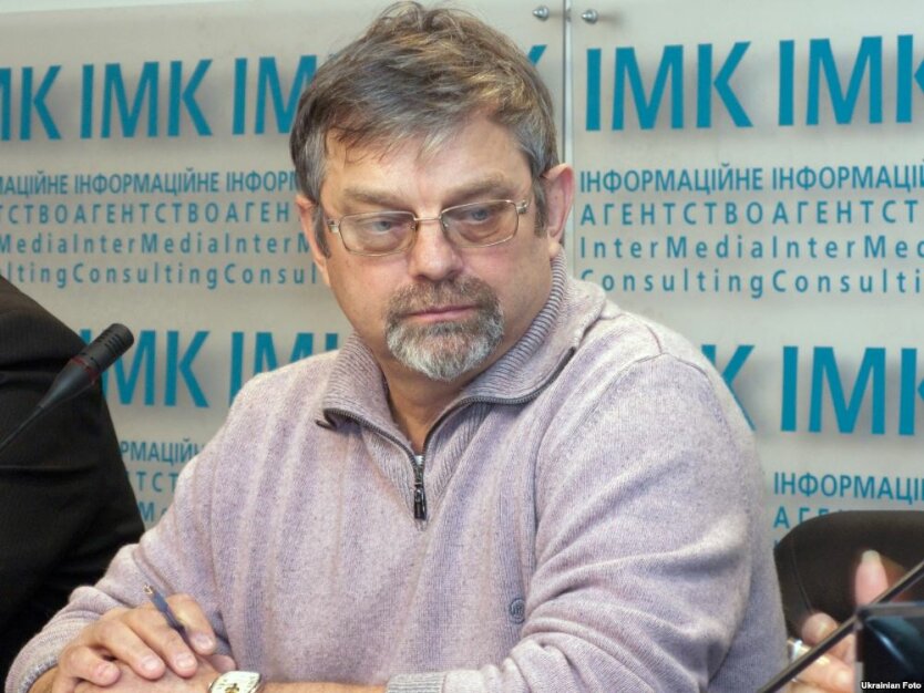 Янукович не имел права подписывать законы, принятые группой товарищей, — Небоженко
