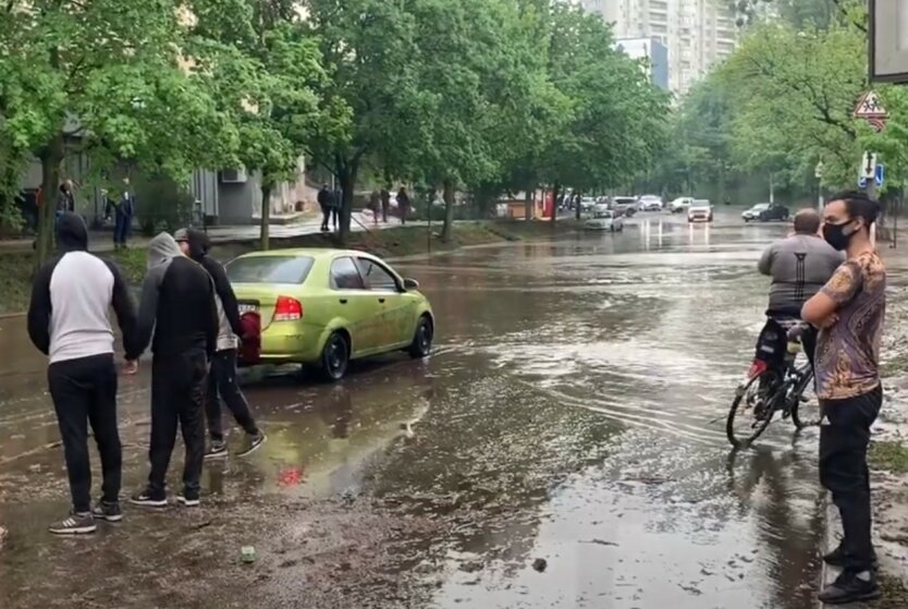 В Украину идут проливные дожди с грозами