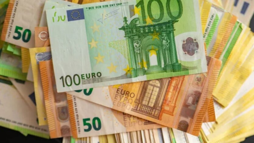 Курс євро в Україні / Фото Depositphotos