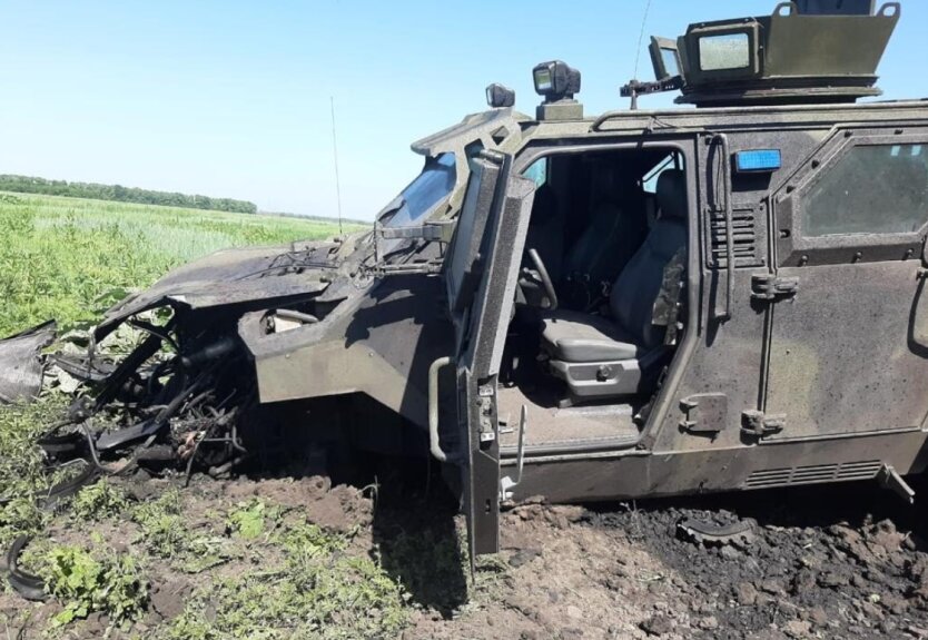 Российская ДРГ взорвала бронеавтомобиль "Спартан" Нацгвардии, - Бутусов