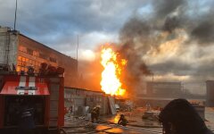 в киеве горит складское помещение