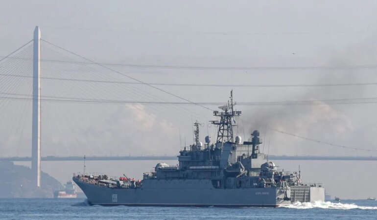 Російський корабель вийшов із порту Тартус