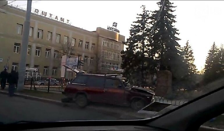 джип ДНР влетел в Жигули