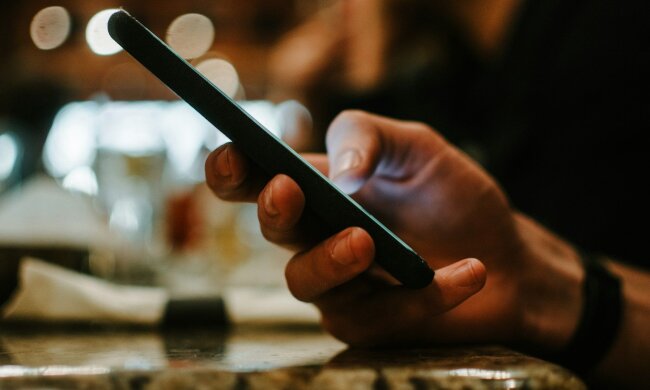 В Испании пропал мобильный интернет и связь