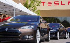 Доставка электромобилей Tesla