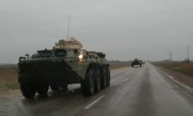 Колонна военной российской техники в Крыму