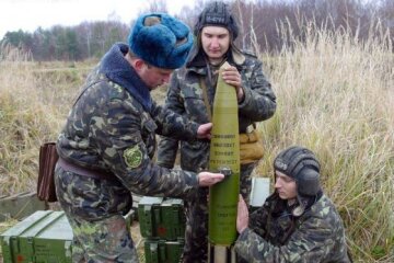 снаряд калибра 152мм Квітник