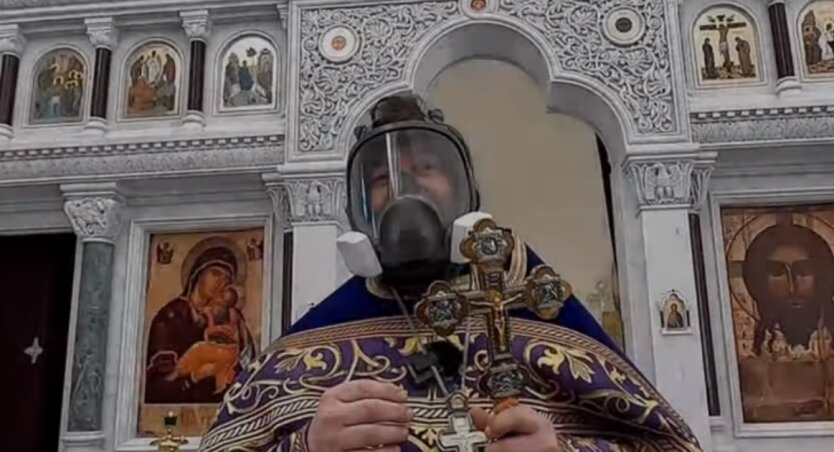 Горе-священник мог заразить более полутысячи украинцев