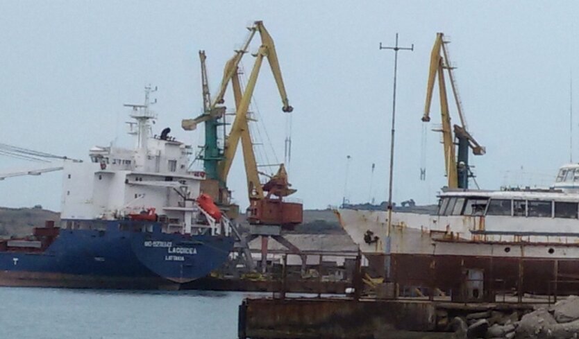 Задержано сирийское судно с украинским зерном: детали