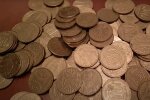 Украинцам объяснили особенности использования одногривневых монет старого образца