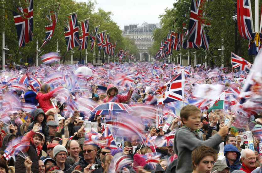 Лондонцы отмечают 60-ю годовщину правления королевы Елизаветы II
