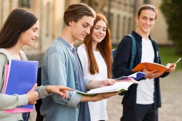 Вступ до вузів / Фото: Freepik