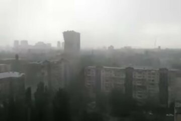 Киев, "желтый" уровень опасности, гроза и сильный ветер