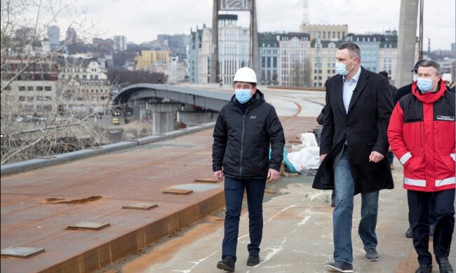 Кличко поймали на обмане: Подольский мост будут строить еще 15 лет