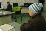 Пенсионерка в Украине в отделении ПФУ