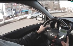Штрафи для водіїв, розмова по телефону за кермом