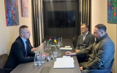 Андрій Єрмак, Дмитро Кулеба та Пітер Сійарто