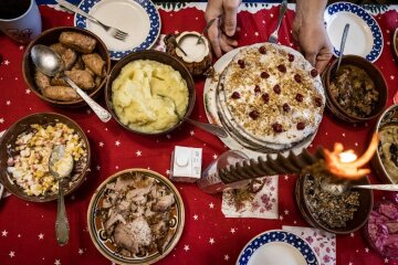 Різдвяний стіл / Фото: Getty Images