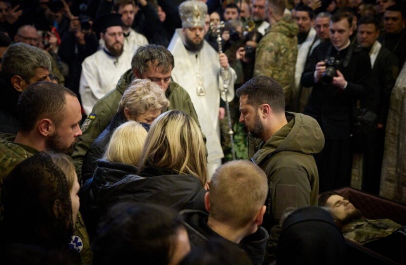 В Киеве простились с Героем Украины  "Да Винчи": фото