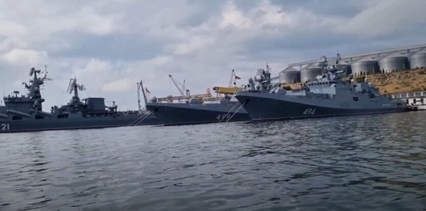 Військові кораблі ЧФ РФ у Севастополі, вибухи у криму