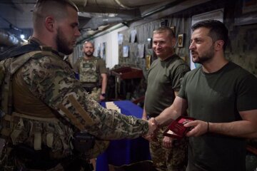 Зеленський: Наші воїни на Донбасі потужно борються заради України та знищують окупантів