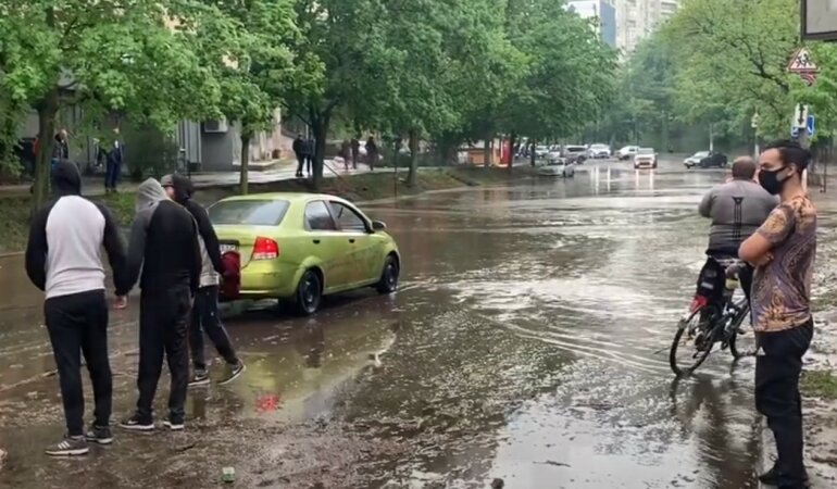 В Украину идут проливные дожди с грозами