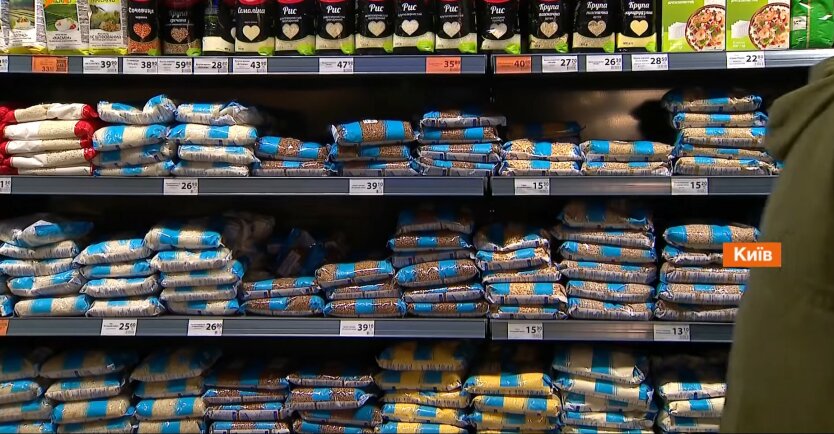 На полках Auchan, Metro, Megamarket и Novus взлетели цены на гречку, макароны и рис