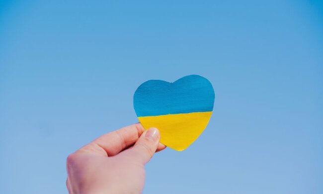 Виплати до Дня Незалежності / Canva