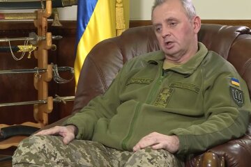 Виктор Муженко, боевики Гиркина, Словянск