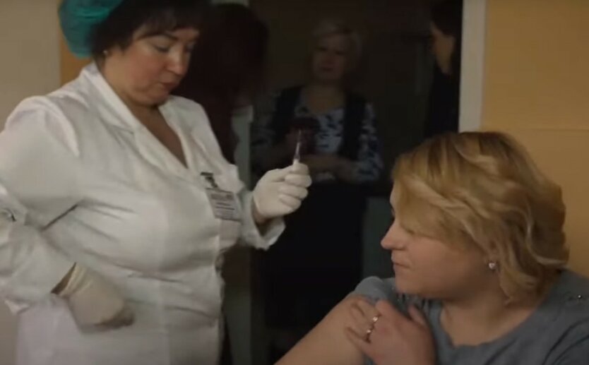 Украинцам могут запретить работать и учиться без прививок