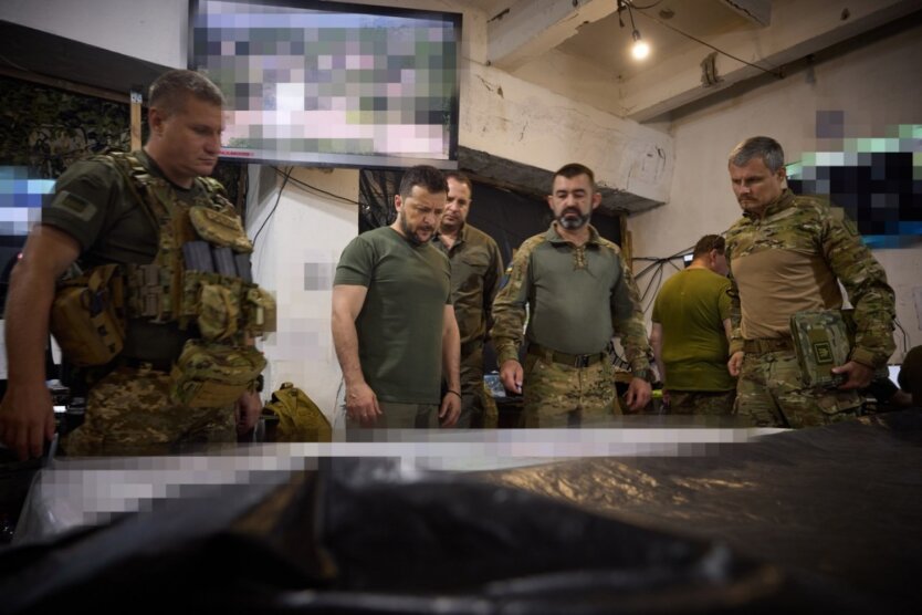 Зеленский встретился с военными, которые ведут наступление в Донецкой области