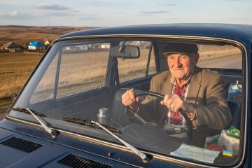 Пенсіонер за кермом