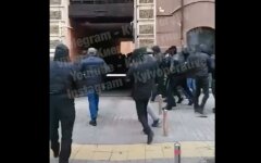 Титушки возле офиса Укрбуда в Киеве, максим микитась