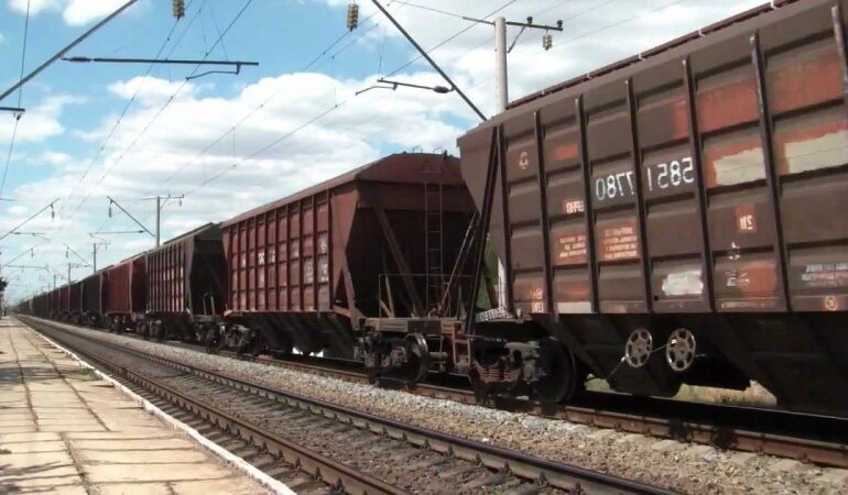 товарный поезд