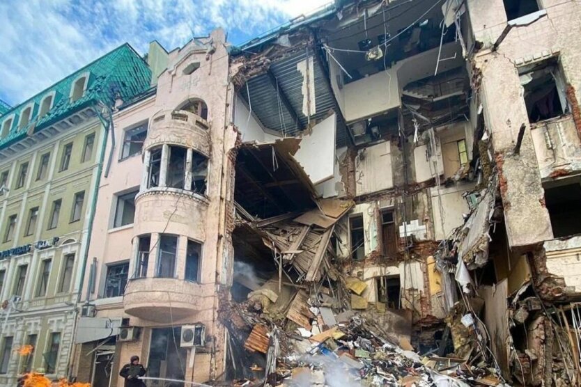 Разрушения в историческом центре Харькова из-за варварских обстрелов России